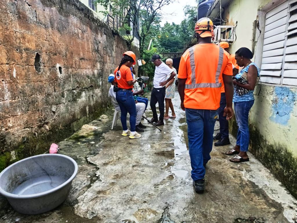 DC ASISTE A PERSONAS CARENCIDAS POR TORMENTA