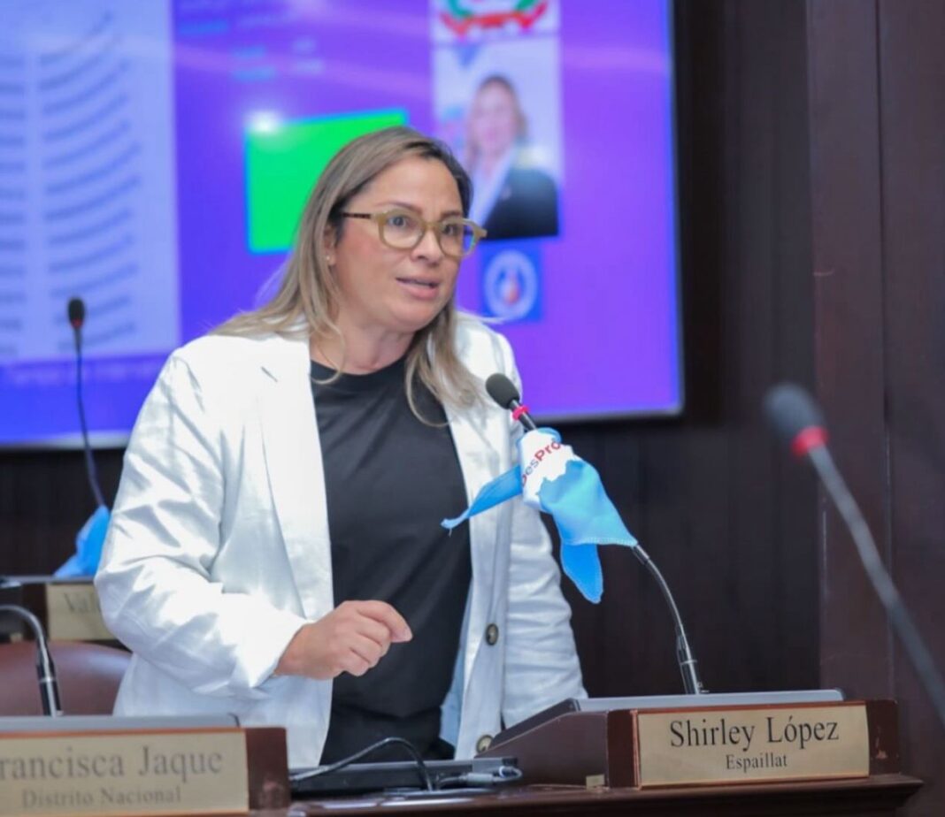 Shirley López supervisa mejoras infraestructuras escolares