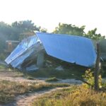 EN PEDERNALES DESALOJAN FAMILIAS