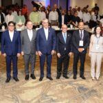 FOTO RED ABASTECIMIENTO CON EL PRESIDENTE LUIS ABINADER