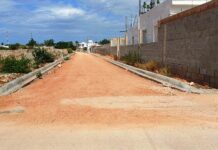 Ayuntamiento facilita acceso a visitantes con la construcción de aceras y contenes